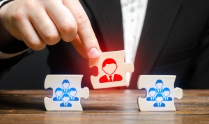 中远海发(02866.HK)：拟委任郑晓哲为非执行董事