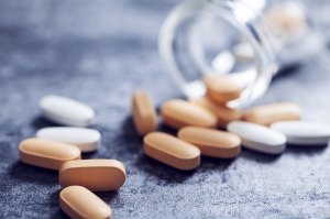 和黃醫藥(00013.HK)：愛優特®等藥品將繼續納入國家醫保，達唯珂®獲首版商保創新目錄