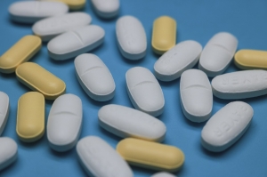 四環醫藥(00460.HK)：安奈拉唑鈉新適應症獲批開展III期臨牀，用於根除幽門螺杆菌