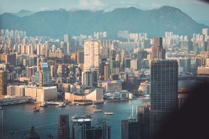 冠中地產(00193.HK)：預計年度虧損不少於2900萬港元